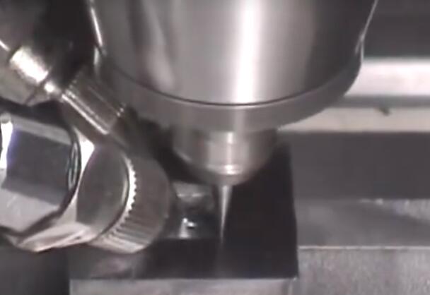 CNC小徑刀具銑削.jpg CNC小徑刀具銑削.jpg